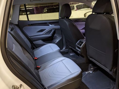 New 2026 Volkswagen Tiguan SE AWD/4WD image 24