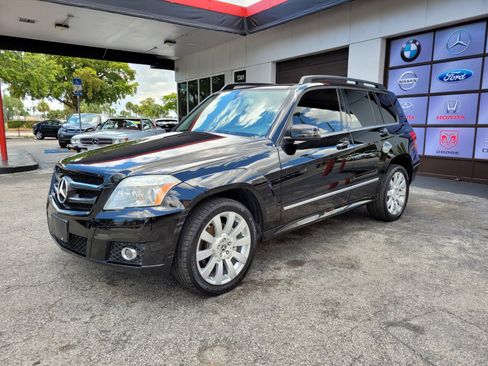 Used 2012 Mercedes-Benz GLK 350 4MATIC image 2