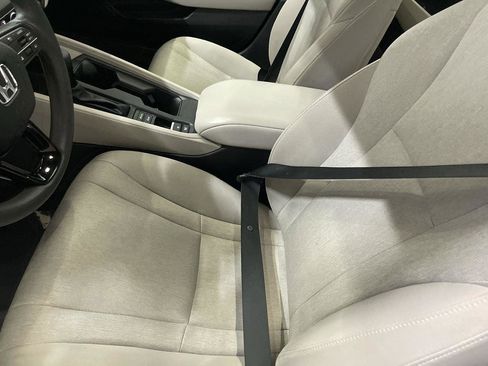 Used 2025 Honda Accord SE image 11