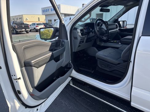 Certified 2022 Ford F150 XLT w/ Equipment Group 302A High image 18