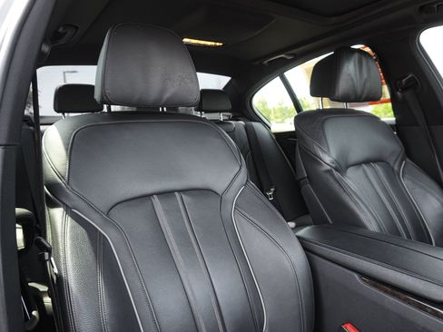 Used 2018 BMW 540i xDrive w/ Premium Package image 32