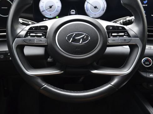Used 2023 Hyundai Elantra Limited FWD image 7