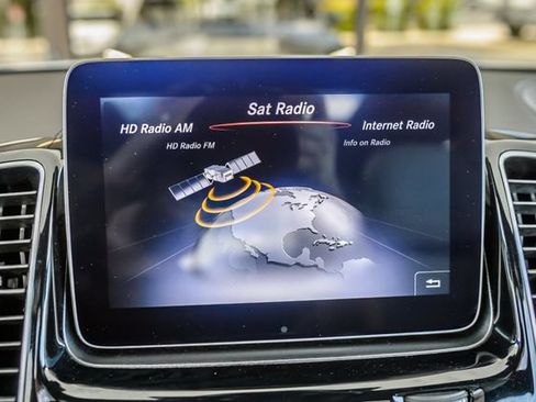 Used 2018 Mercedes-Benz GLS 550 4MATIC image 22