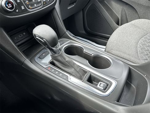 Used 2023 Chevrolet Equinox LT image 19