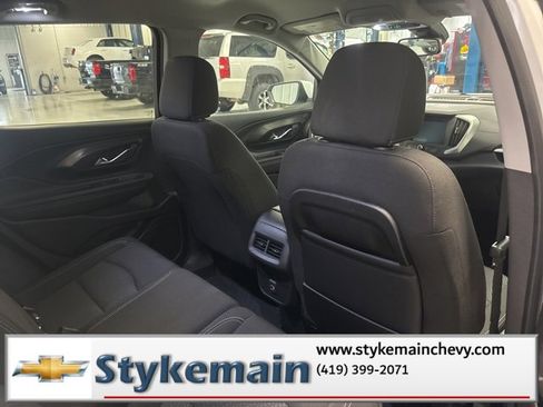 Used 2022 GMC Terrain SLE image 35