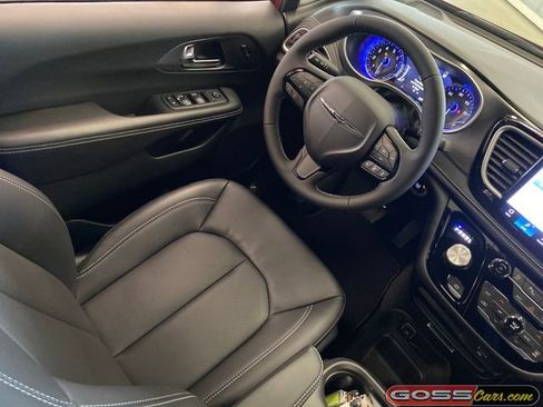 New 2026 Chrysler Pacifica Select image 21