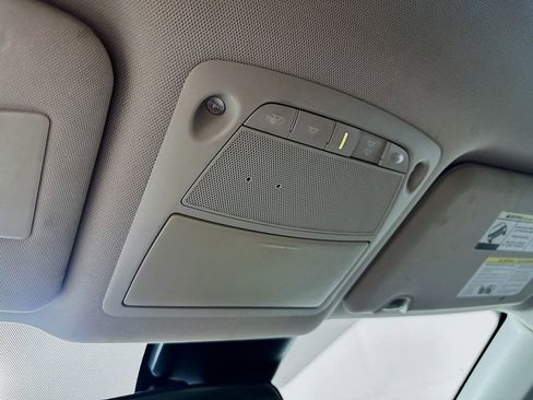 Used 2019 Nissan Rogue SV image 26