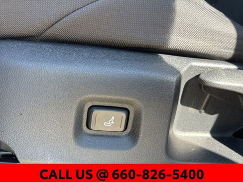 Certified 2025 Toyota Tacoma SR5 image 12