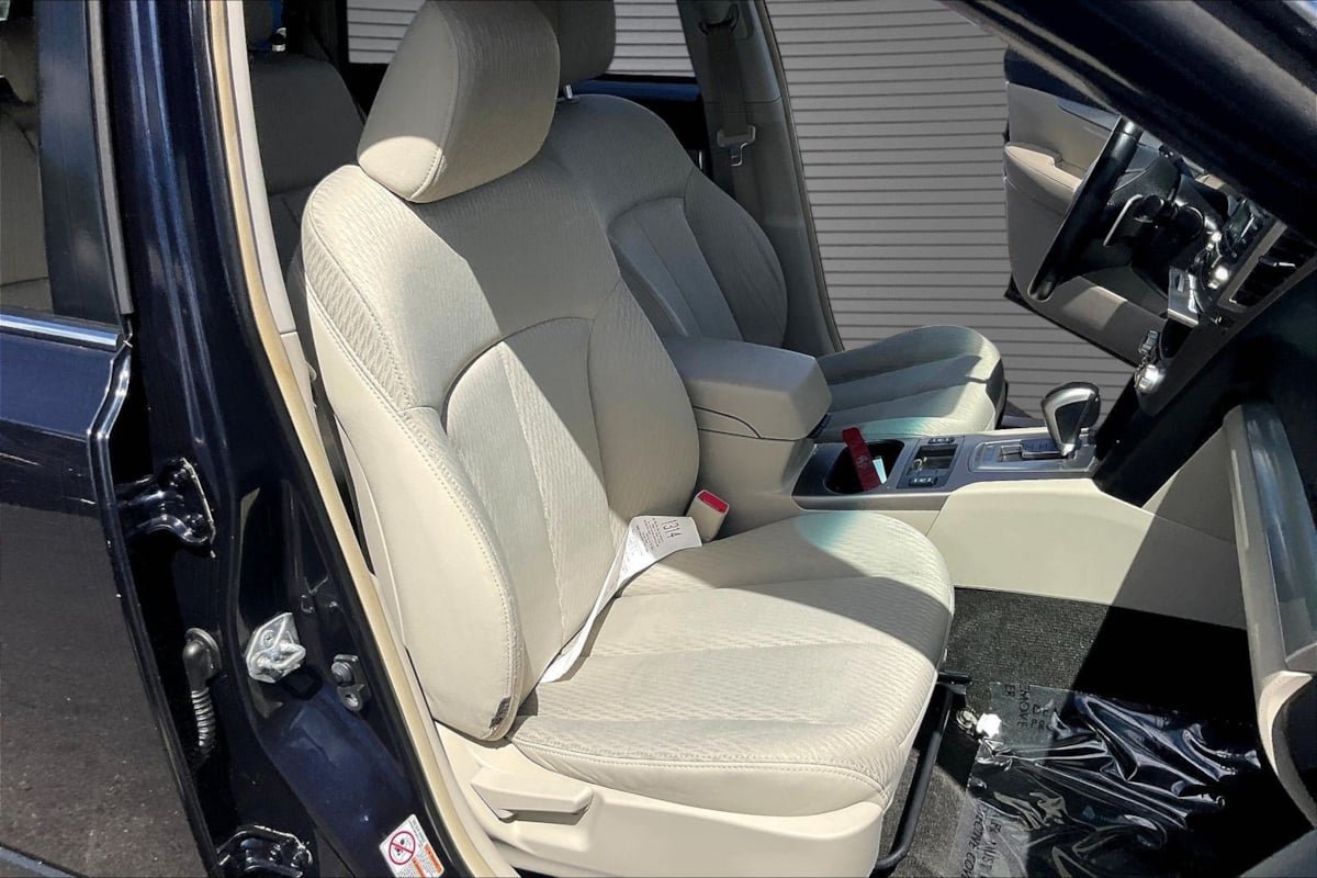 Used 2012 Subaru Outback 2.5i Premium w/ All-Weather Pkg AWD/4WD image 27