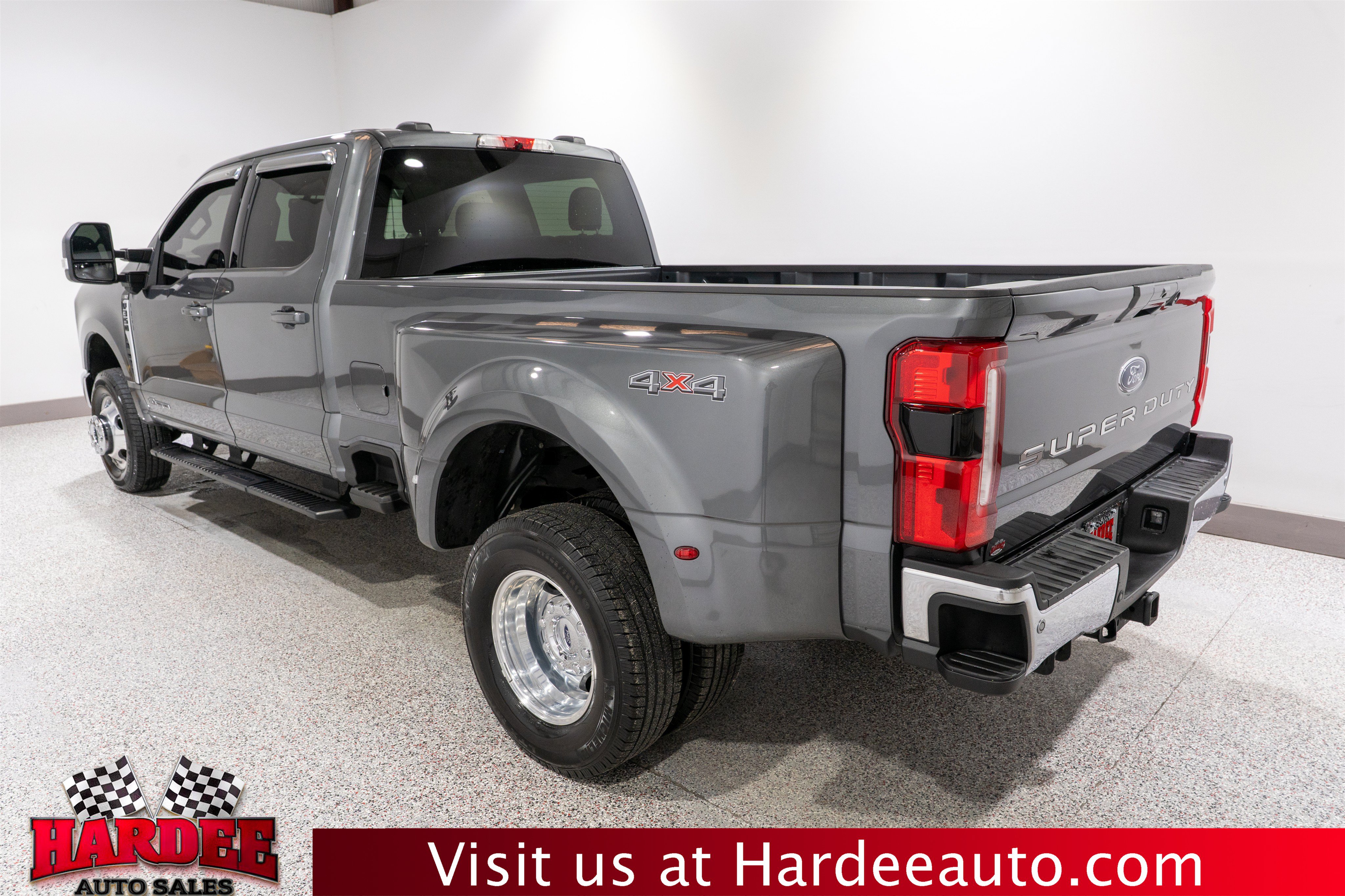 Used 2026 Ford F350 XLT w/ XLT Premium Package AWD/4WD image 3