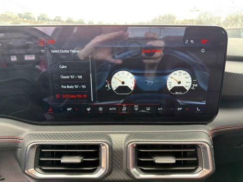 Used 2025 Ford Mustang GT Premium image 30