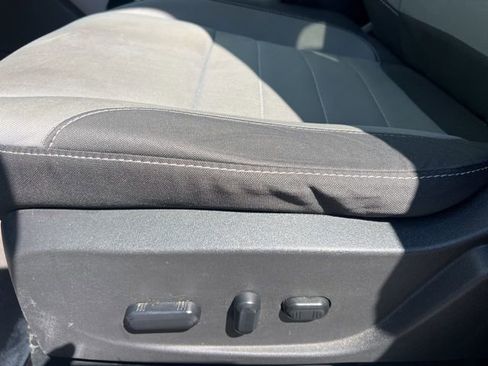 Used 2015 Ford Escape SE image 18