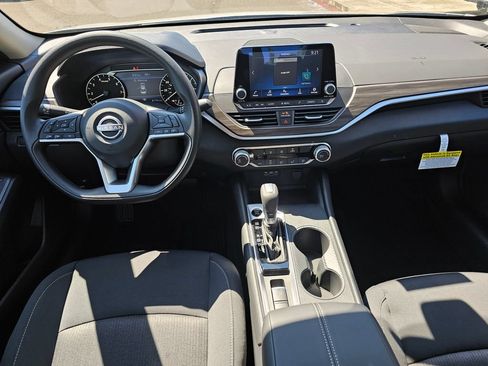 New 2026 Nissan Altima 2.5 SV AWD/4WD image 14