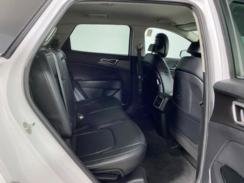 Used 2023 Kia Sportage EX image 9
