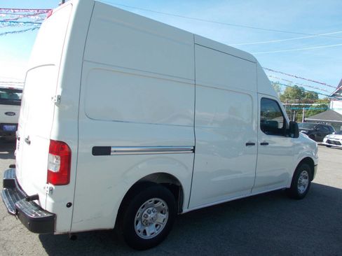 Used 2019 Nissan NV 2500 SV image 3