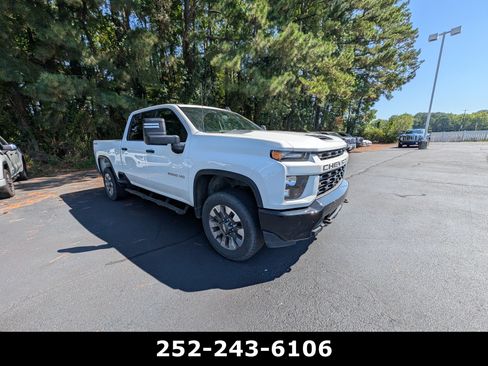 Used 2023 Chevrolet Silverado 2500 Custom w/ Custom Convenience Package AWD/4WD image 4