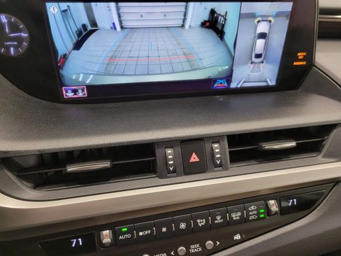 Used 2019 Lexus ES 350 image 14