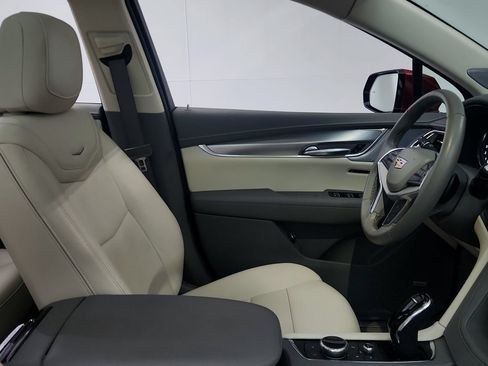 Used 2024 Cadillac XT5 Premium Luxury w/ Technology Package FWD image 30