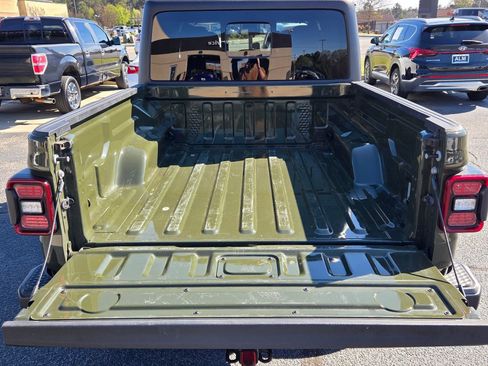 Used 2024 Jeep Gladiator Mojave w/ Safety Group AWD/4WD image 11