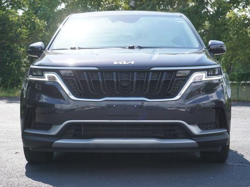 Used 2022 Kia Carnival LX FWD image 2