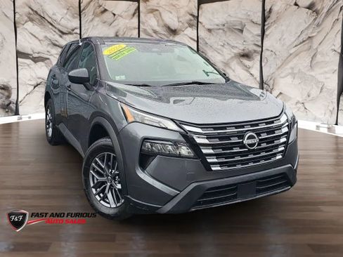 Used 2024 Nissan Rogue S AWD/4WD image 1