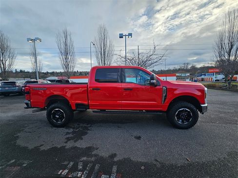 Used 2025 Ford F350 XLT w/ Tremor Off-Road Package image 4