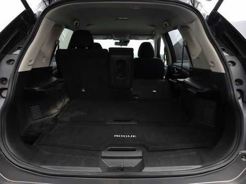 Used 2020 Nissan Rogue SV w/ Premium Package image 27