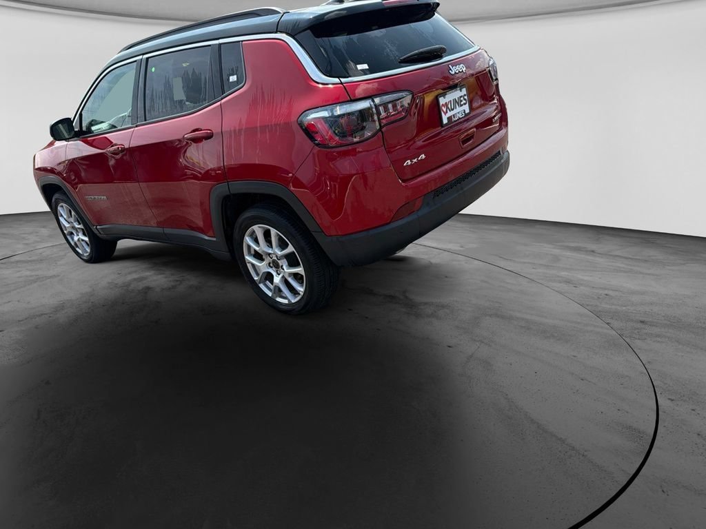 Used 2025 Jeep Compass Limited AWD/4WD image 7