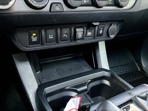 Certified 2020 Toyota Tacoma TRD Off-Road w/ TRD Premium Off Road Package image 14