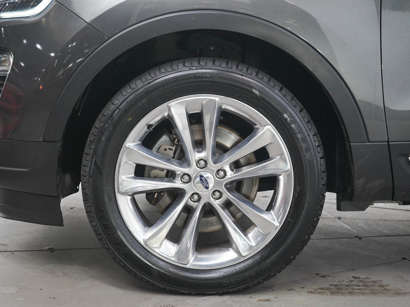 Used 2018 Ford Explorer XLT w/ Equipment Group 202A AWD/4WD image 30
