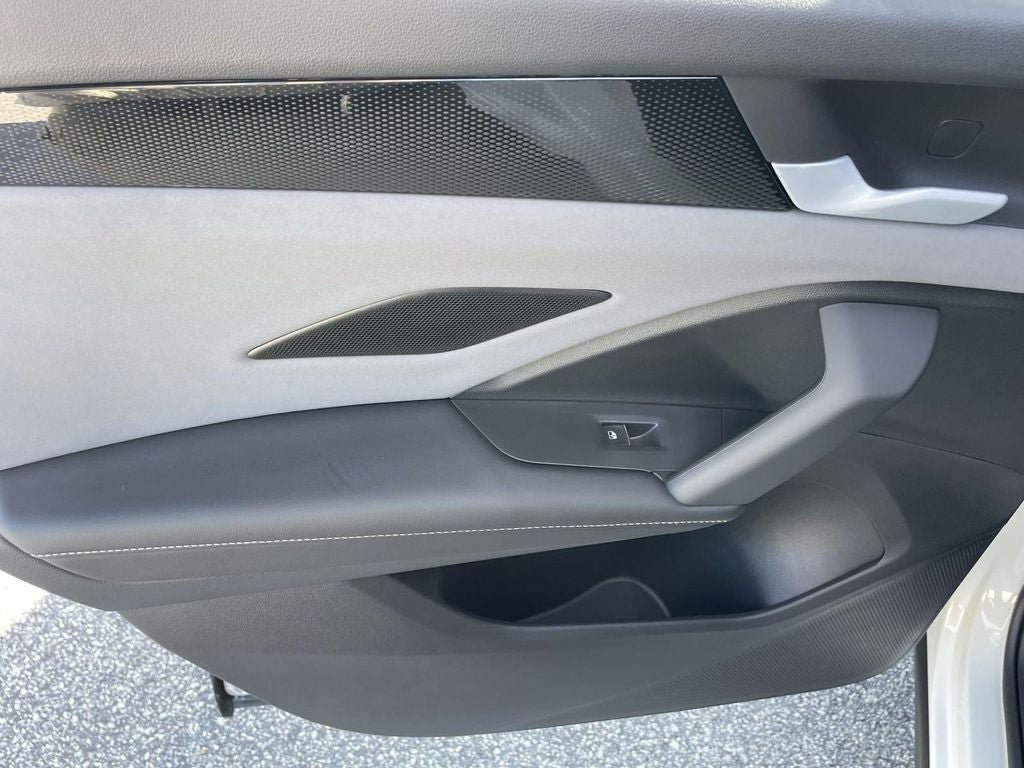 New 2026 Volkswagen Tiguan SE R-Line AWD/4WD image 13