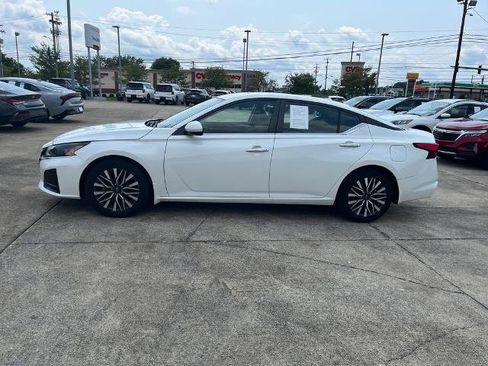Certified 2023 Nissan Altima 2.5 SV FWD image 2