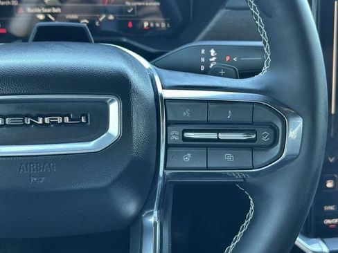 Used 2024 GMC Acadia Denali w/ Super Cruise Package image 17