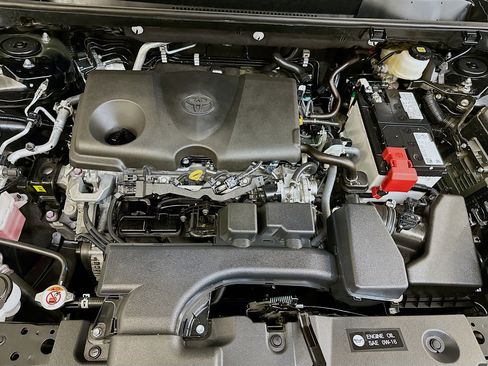 Used 2025 Toyota RAV4 XLE image 36