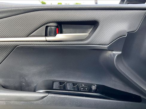 Used 2025 Toyota Camry SE FWD image 35