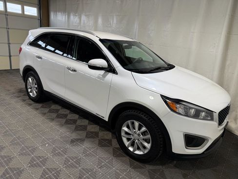 Used 2018 Kia Sorento LX AWD/4WD image 9