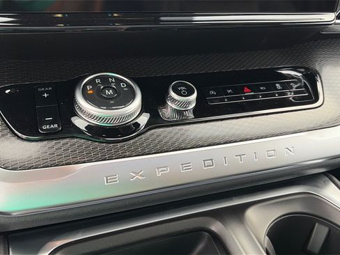 New 2027 Ford Expedition Max Platinum w/ Stealth Performance Package AWD/4WD image 12