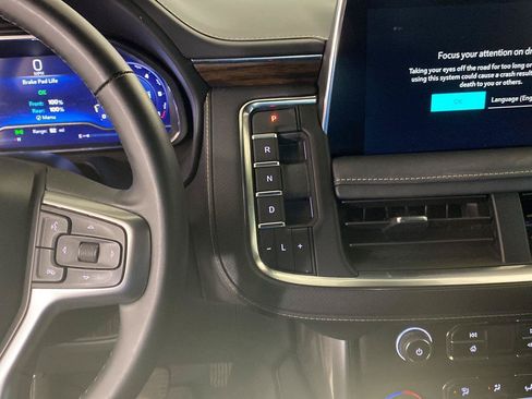 Used 2024 Chevrolet Suburban Premier AWD/4WD image 17