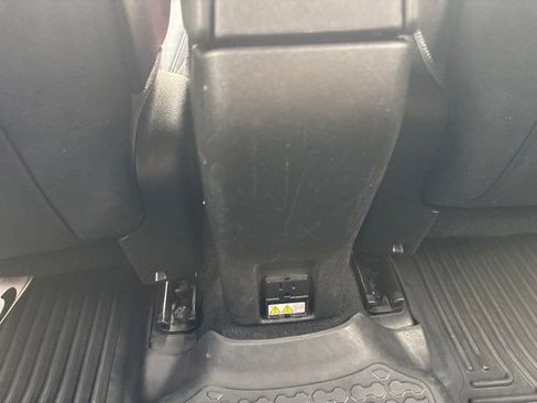 Used 2017 Jeep Renegade Trailhawk w/ Premium Trailhawk Package AWD/4WD image 26