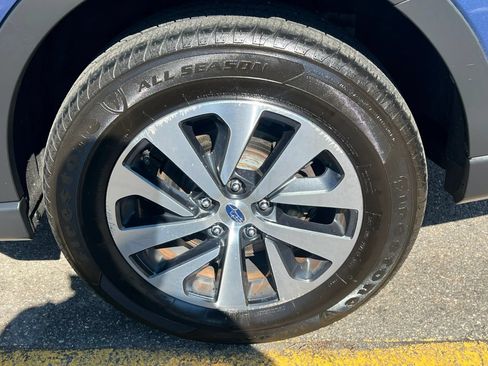 Used 2022 Subaru Outback Premium AWD/4WD image 11