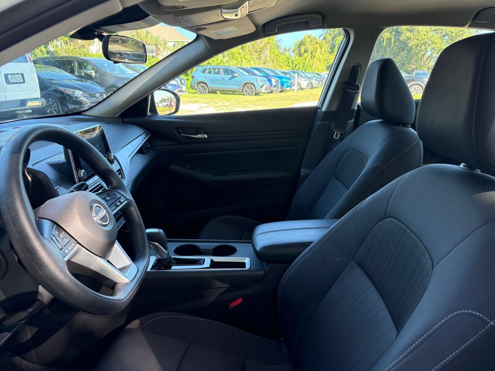 Used 2025 Nissan Altima 2.5 SV FWD image 25