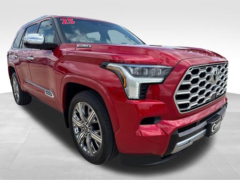 Used 2025 Toyota Sequoia Capstone AWD/4WD image 8