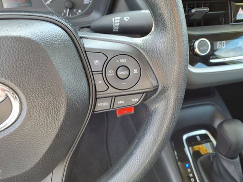 Certified 2025 Toyota Corolla LE FWD image 30