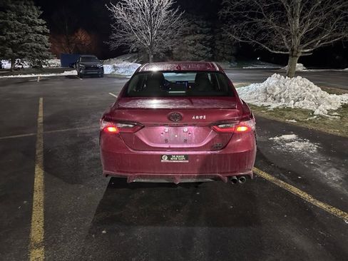 Used 2024 Toyota Camry SE image 4