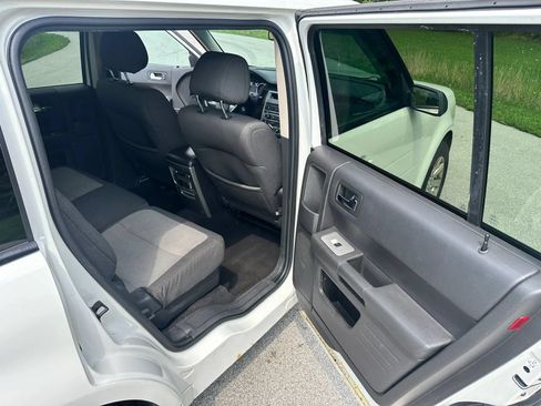 Used 2012 Ford Flex SE FWD image 15