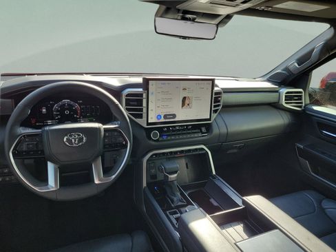 Certified 2025 Toyota Sequoia Platinum AWD/4WD image 10