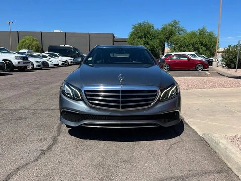 Used 2017 Mercedes-Benz E 400 4MATIC Wagon image 5