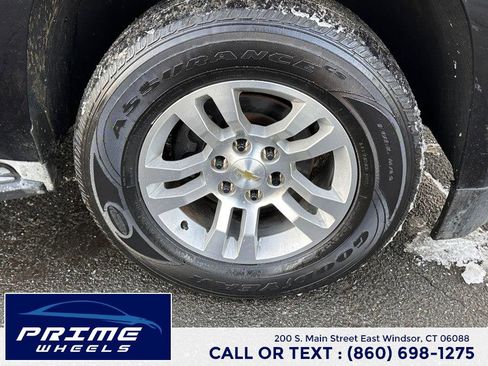 Used 2015 Chevrolet Suburban LT image 25