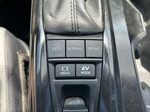 Used 2025 Toyota Camry LE w/ Convenience Package FWD image 36