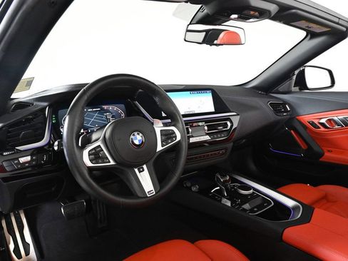 Used 2023 BMW Z4 M40i w/ Premium Package image 9